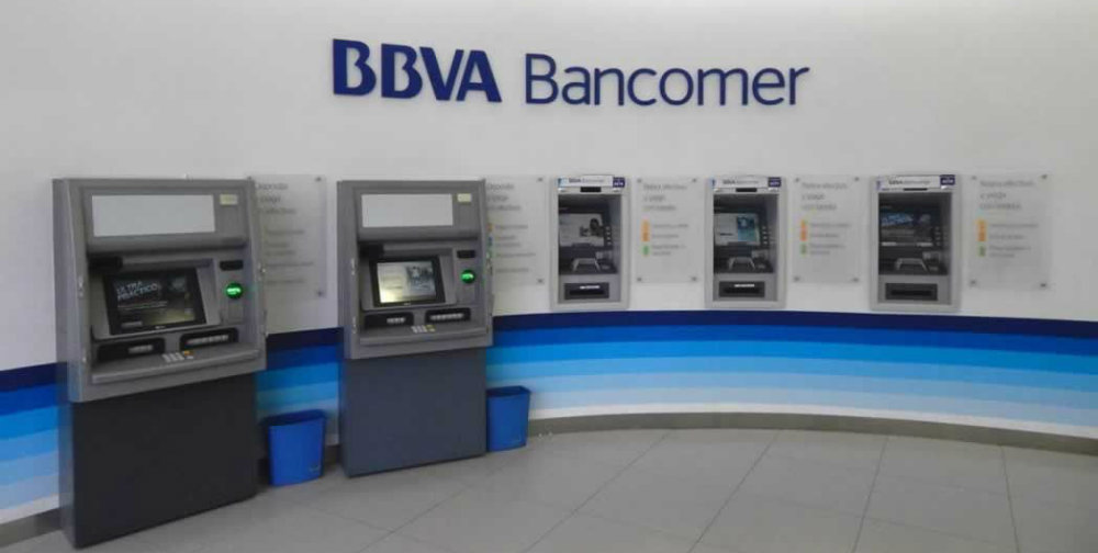 Clientes reportan fallas en la app de BBVA y mensajes de retiros que no hicieron