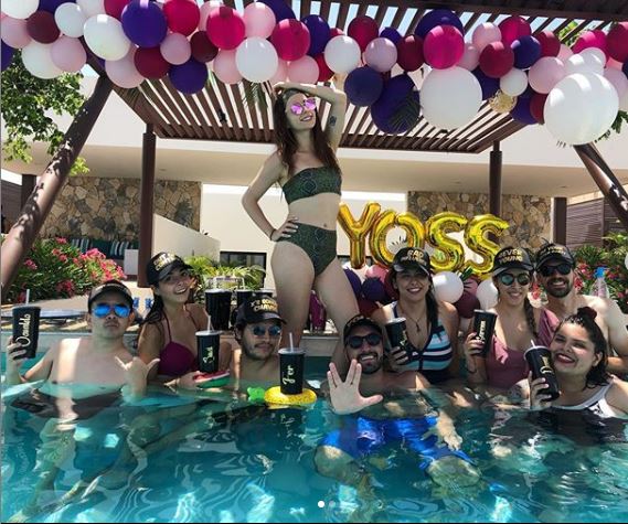 Tunden en redes a youtuber que llamó "nacos" a trabajadores de un yate que rentó