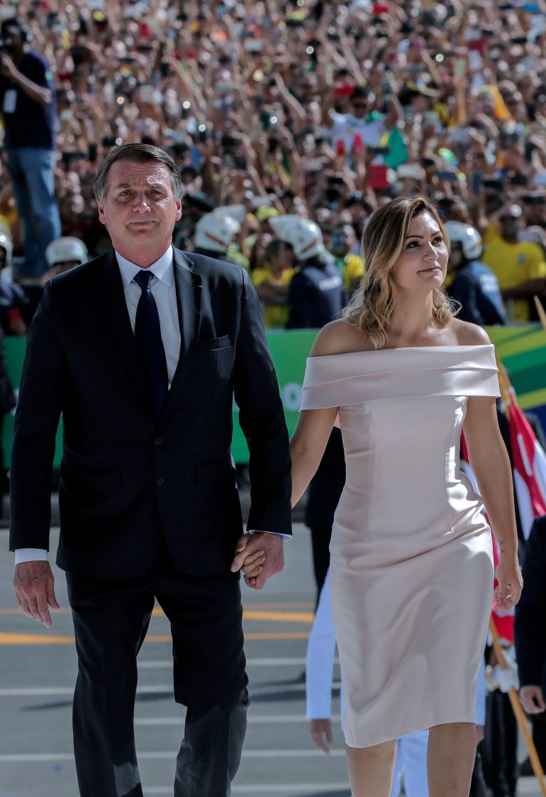 Presidente de Brasil se mofa de la esposa de Macron al compararla con la suya
