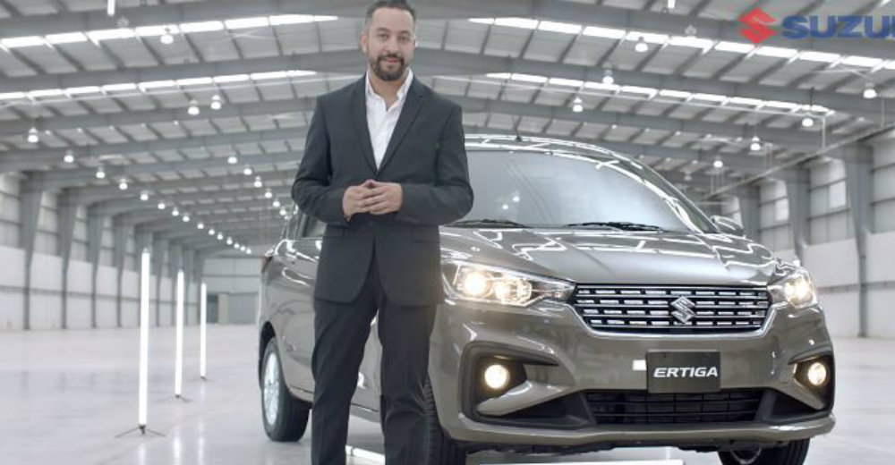 Boicotean a marca de autos por darle trabajo a Chumel Torres